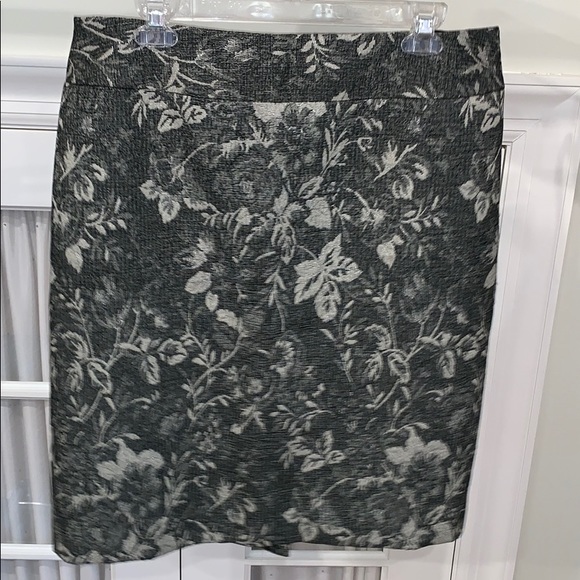 Skirt - Picture 1 of 4